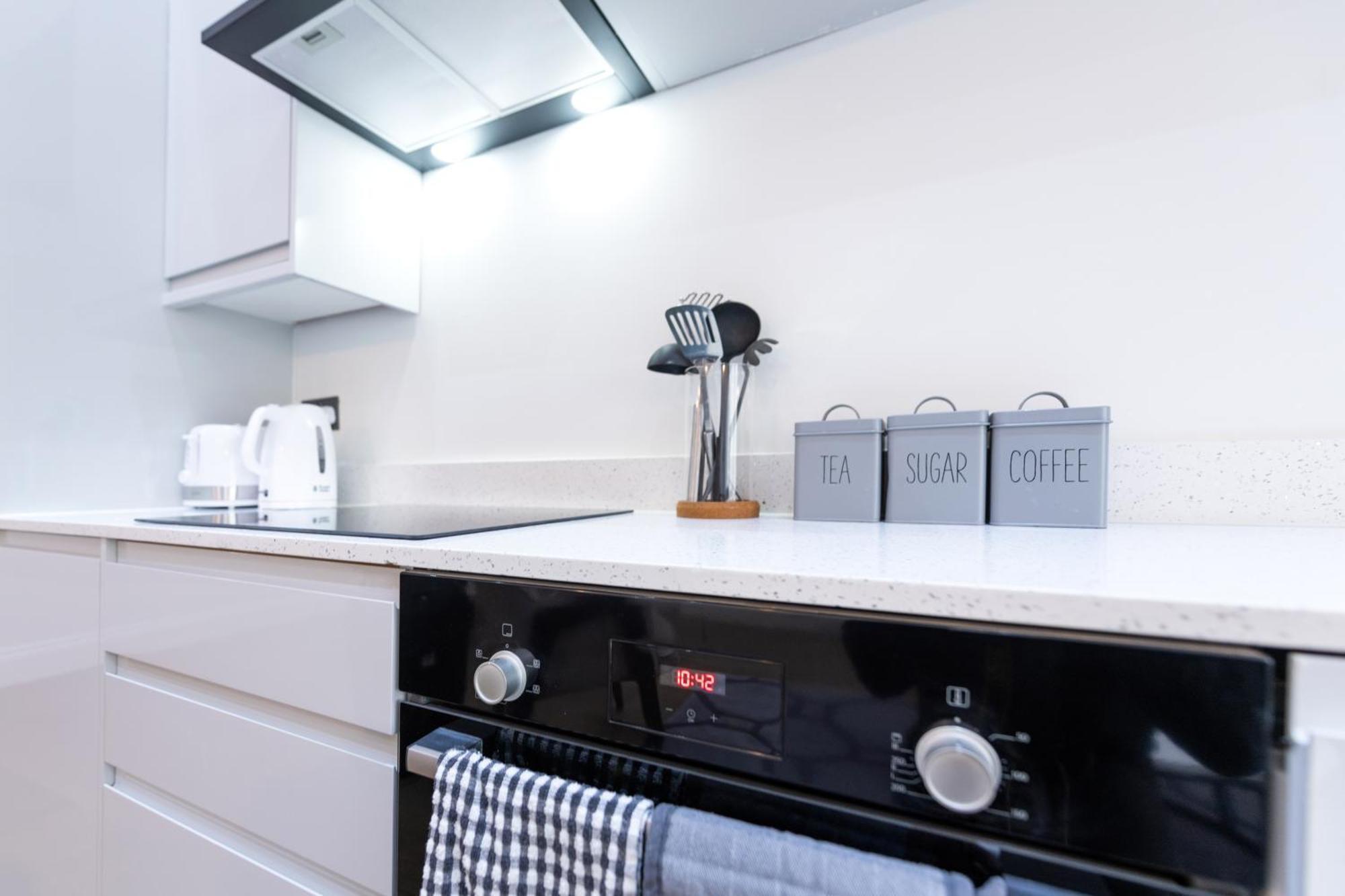Ealing Residency Aparthotel ลอนดอน ภายนอก รูปภาพ